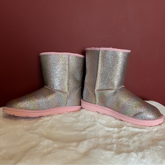 UGG silver and pastel rainbow sparkle boots, girl’s size 6, sparkly, winter - Picture 5 of 10